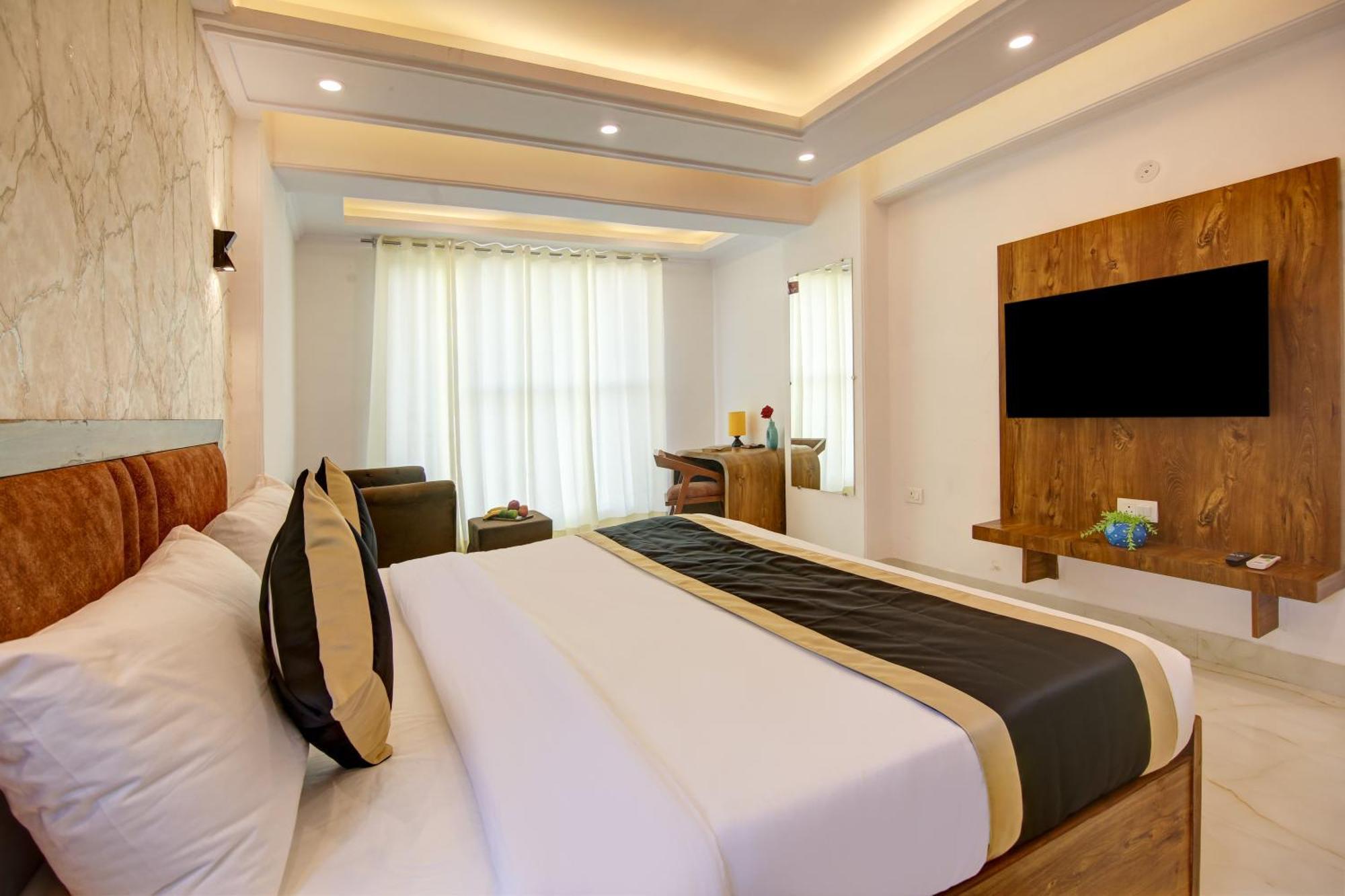Hotel The Emporio Grand Near Vaishali Metro Station Ghaziabad Extérieur photo