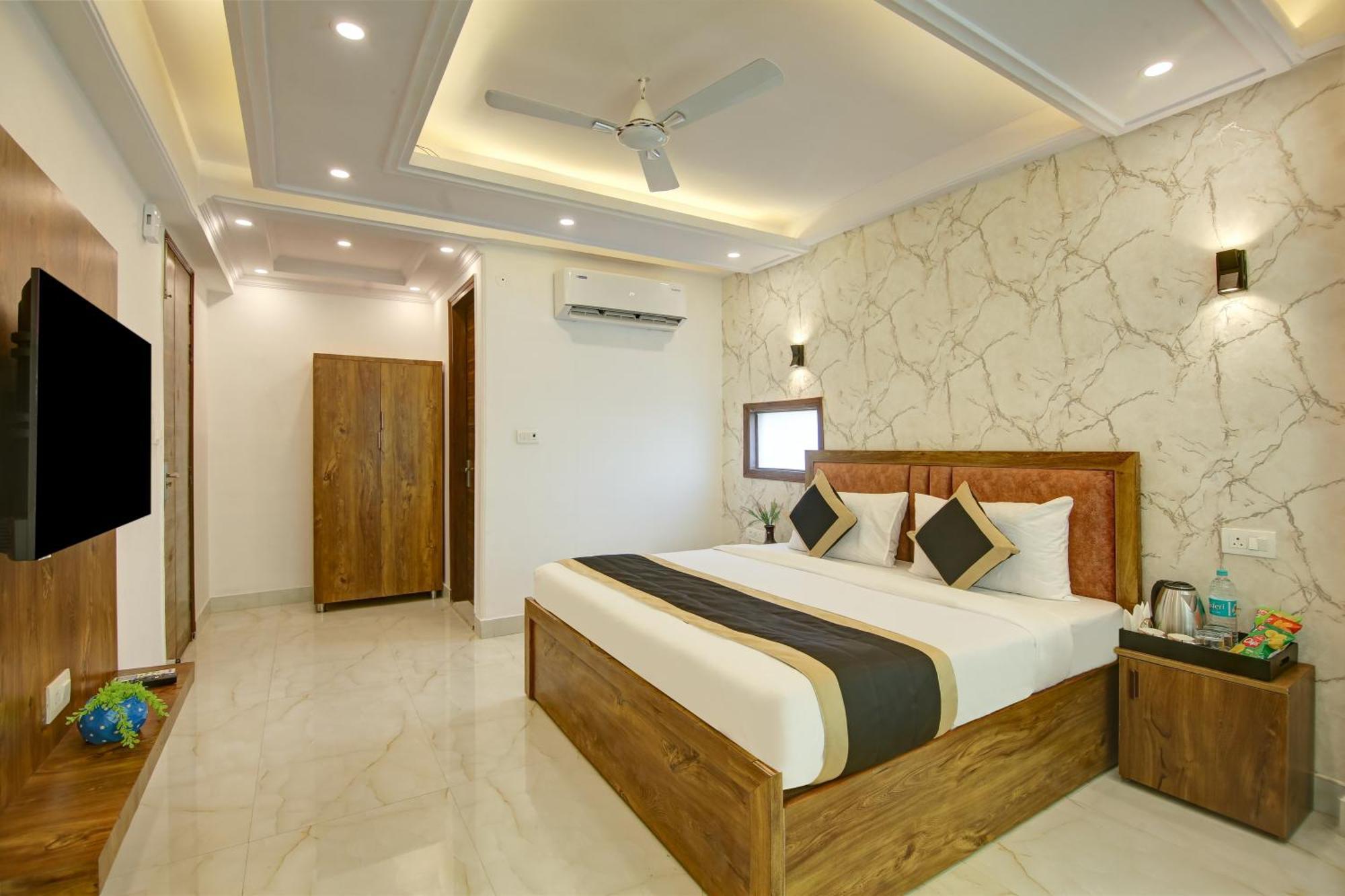 Hotel The Emporio Grand Near Vaishali Metro Station Ghaziabad Extérieur photo