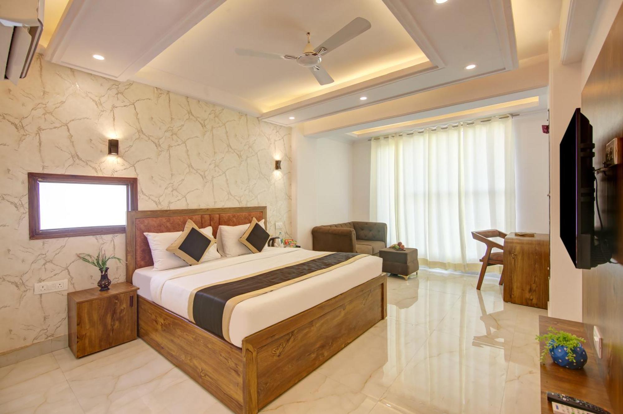 Hotel The Emporio Grand Near Vaishali Metro Station Ghaziabad Extérieur photo