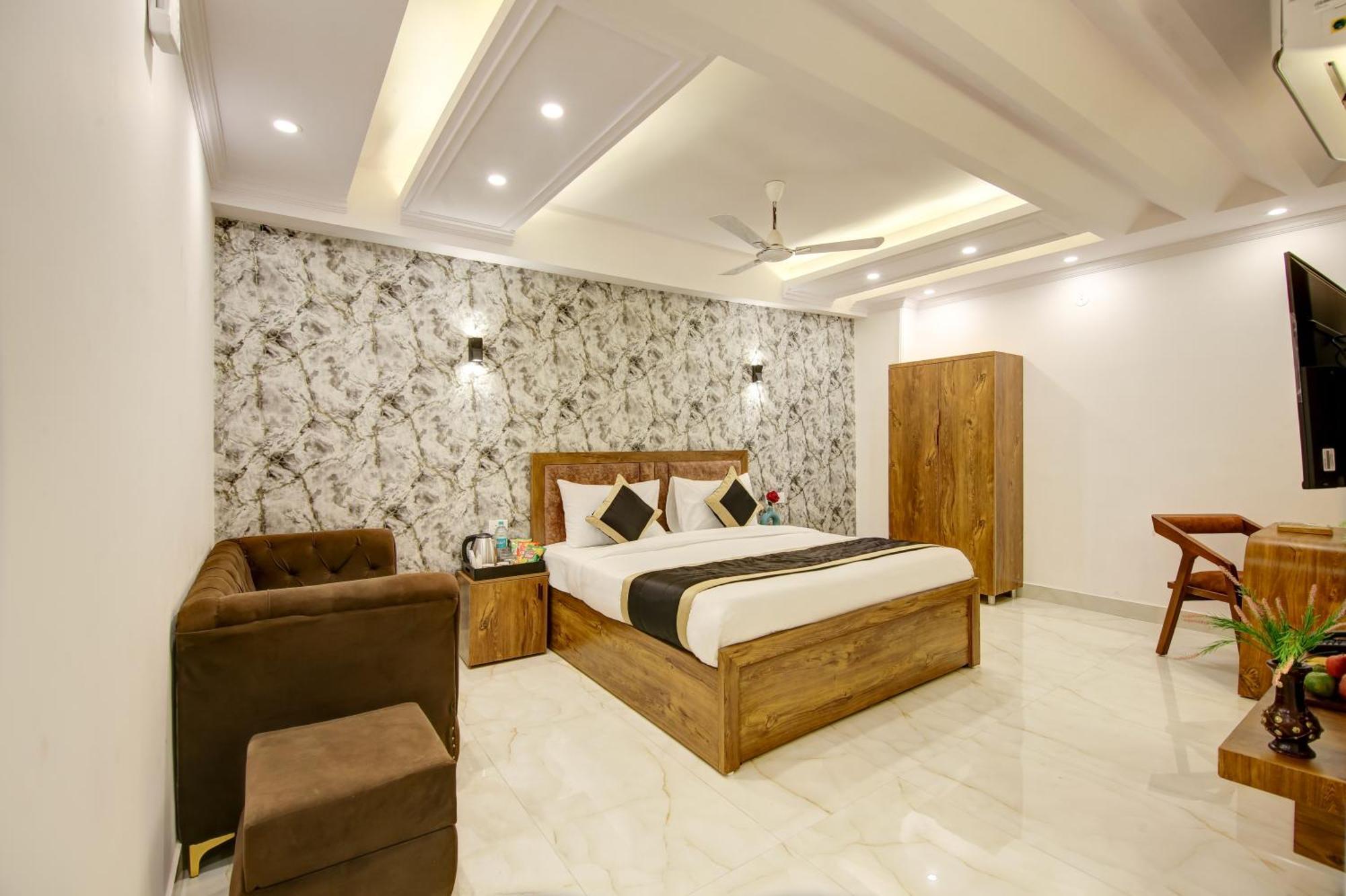Hotel The Emporio Grand Near Vaishali Metro Station Ghaziabad Extérieur photo