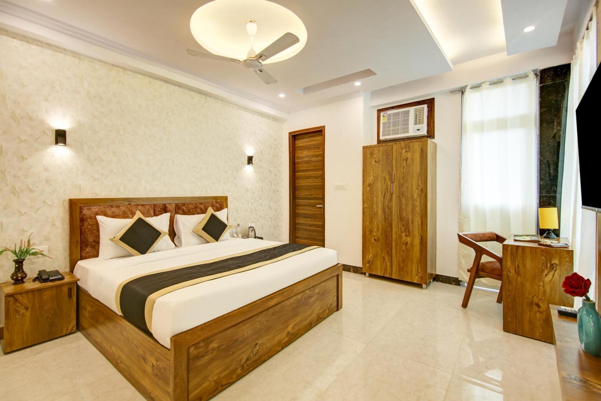 Hotel The Emporio Grand Near Vaishali Metro Station Ghaziabad Extérieur photo