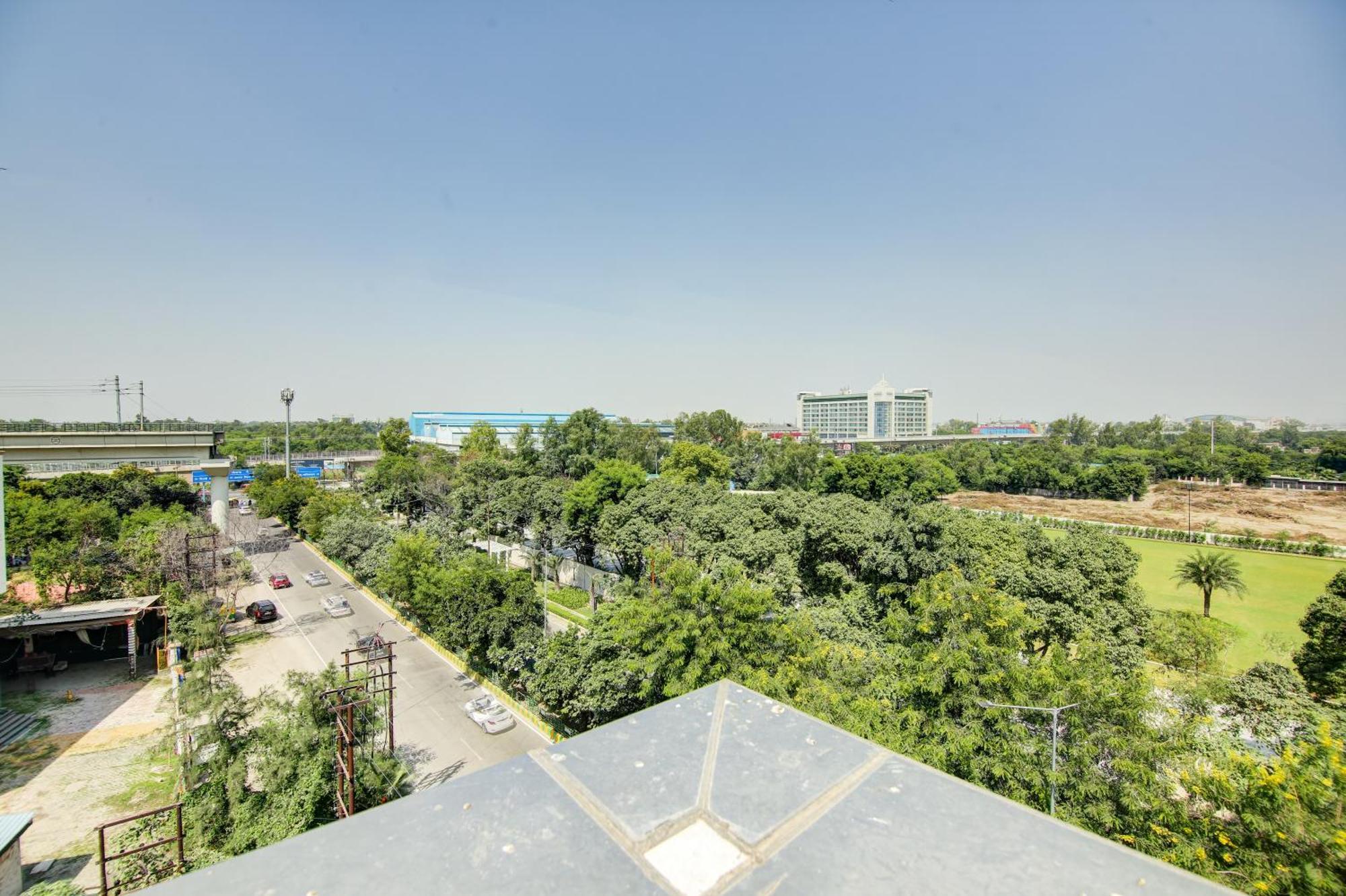 Hotel The Emporio Grand Near Vaishali Metro Station Ghaziabad Extérieur photo