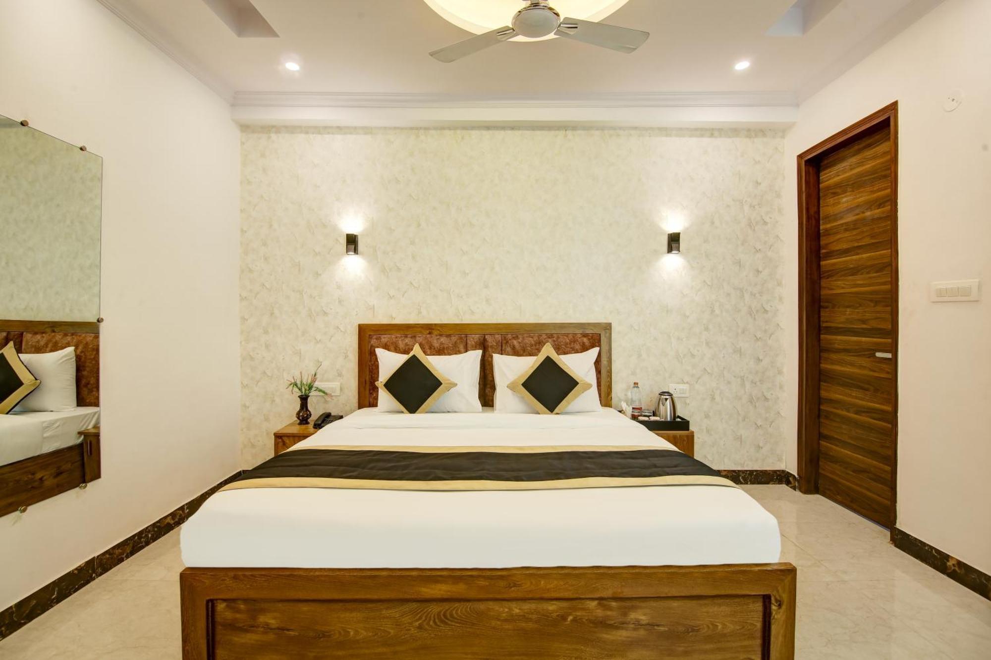 Hotel The Emporio Grand Near Vaishali Metro Station Ghaziabad Extérieur photo