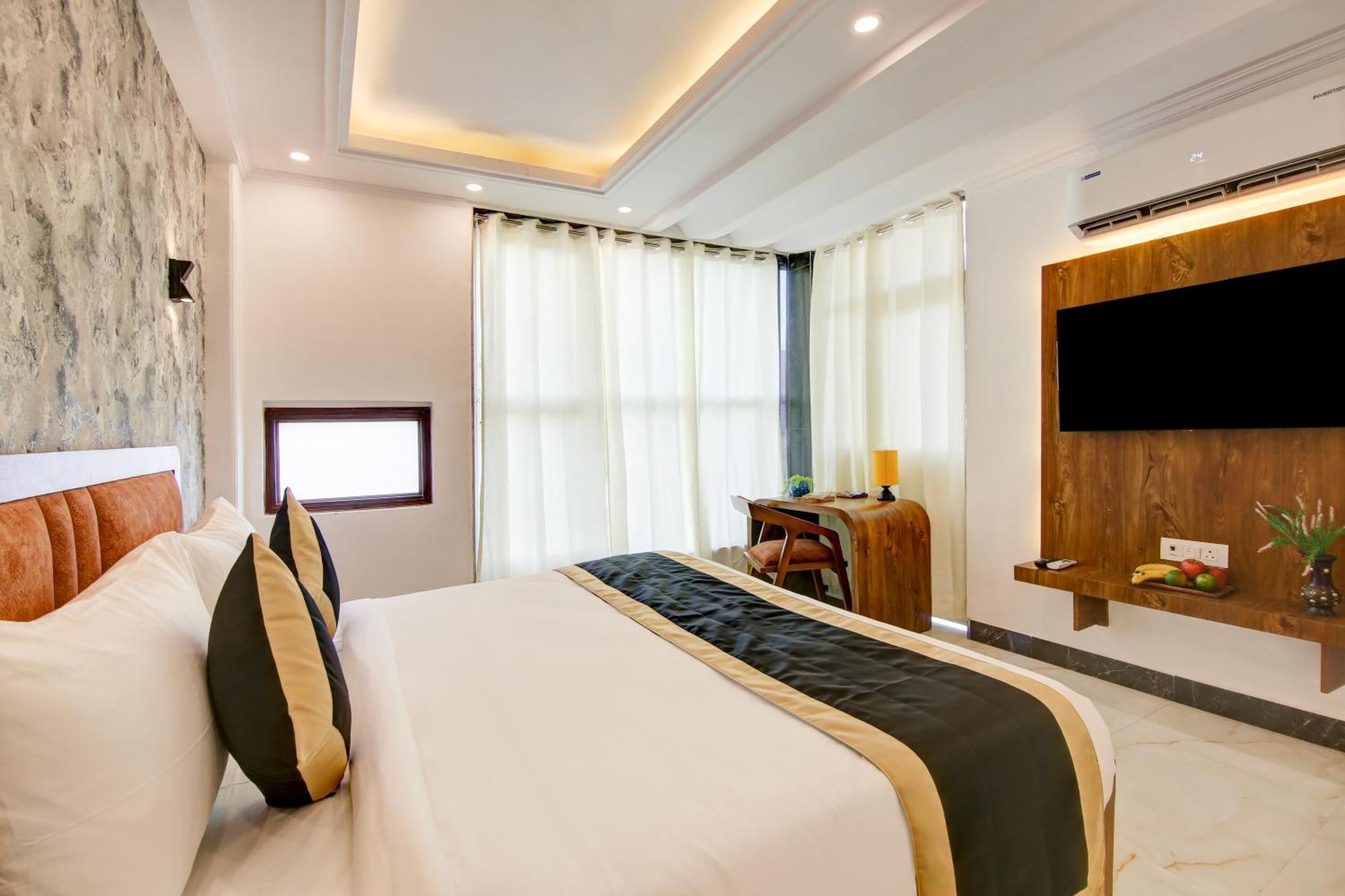 Hotel The Emporio Grand Near Vaishali Metro Station Ghaziabad Extérieur photo