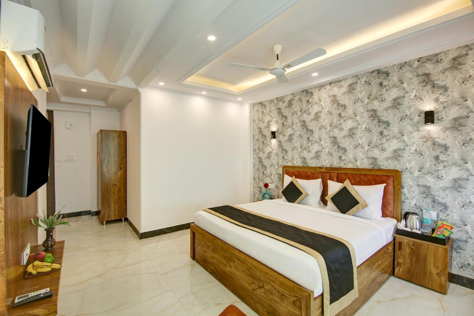Hotel The Emporio Grand Near Vaishali Metro Station Ghaziabad Extérieur photo