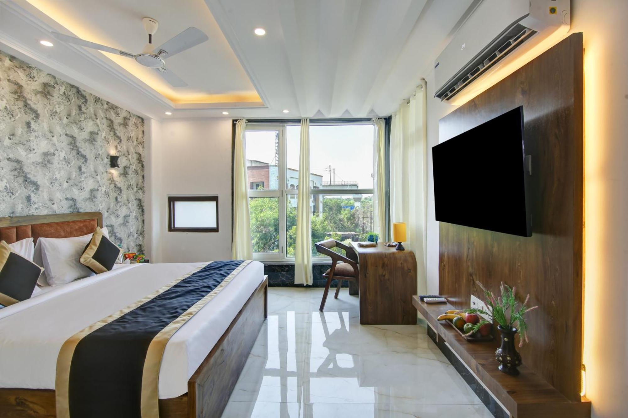 Hotel The Emporio Grand Near Vaishali Metro Station Ghaziabad Extérieur photo