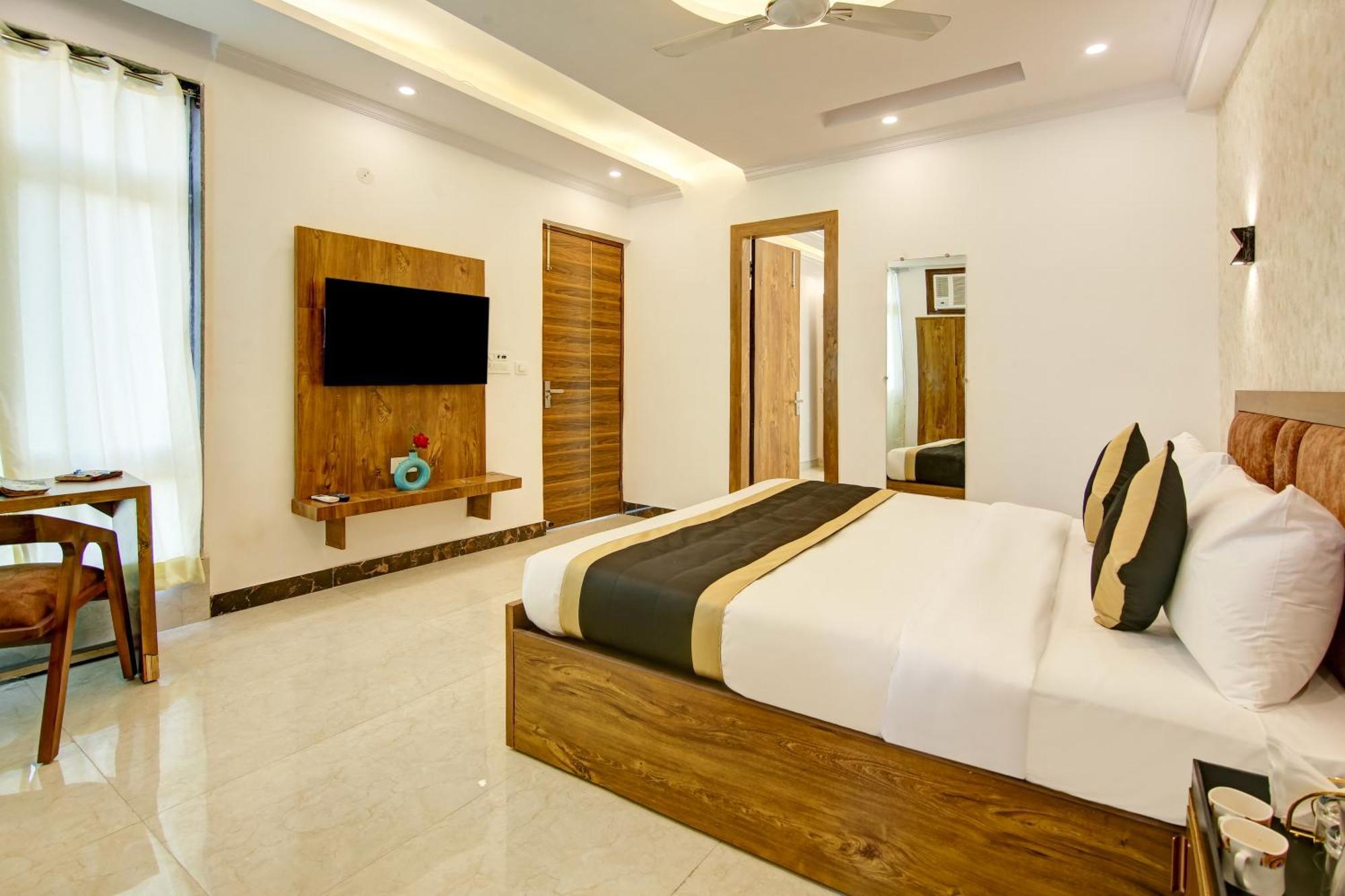 Hotel The Emporio Grand Near Vaishali Metro Station Ghaziabad Extérieur photo