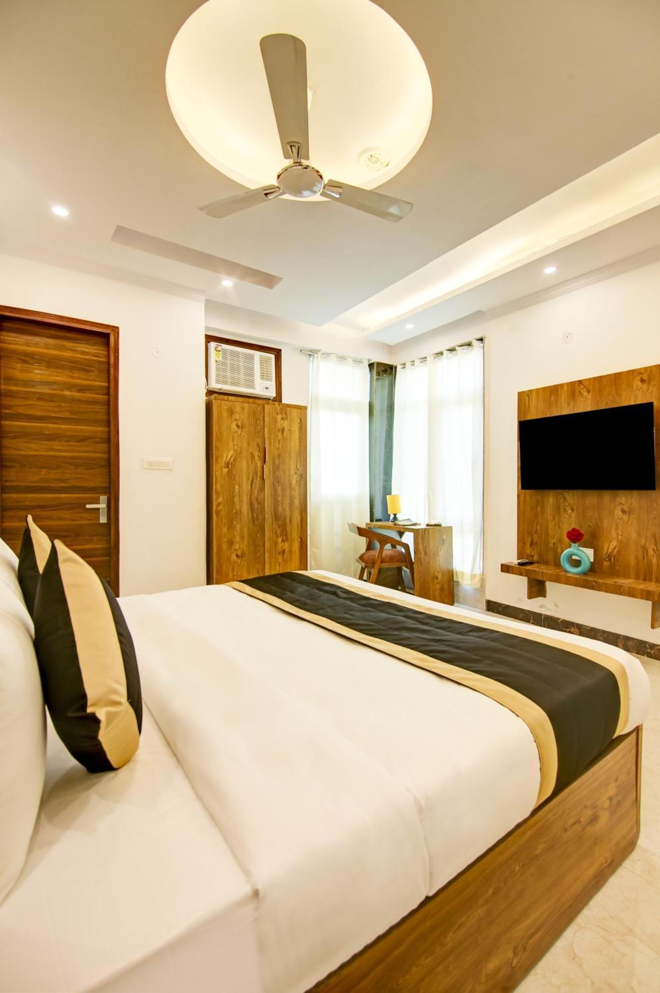Hotel The Emporio Grand Near Vaishali Metro Station Ghaziabad Extérieur photo