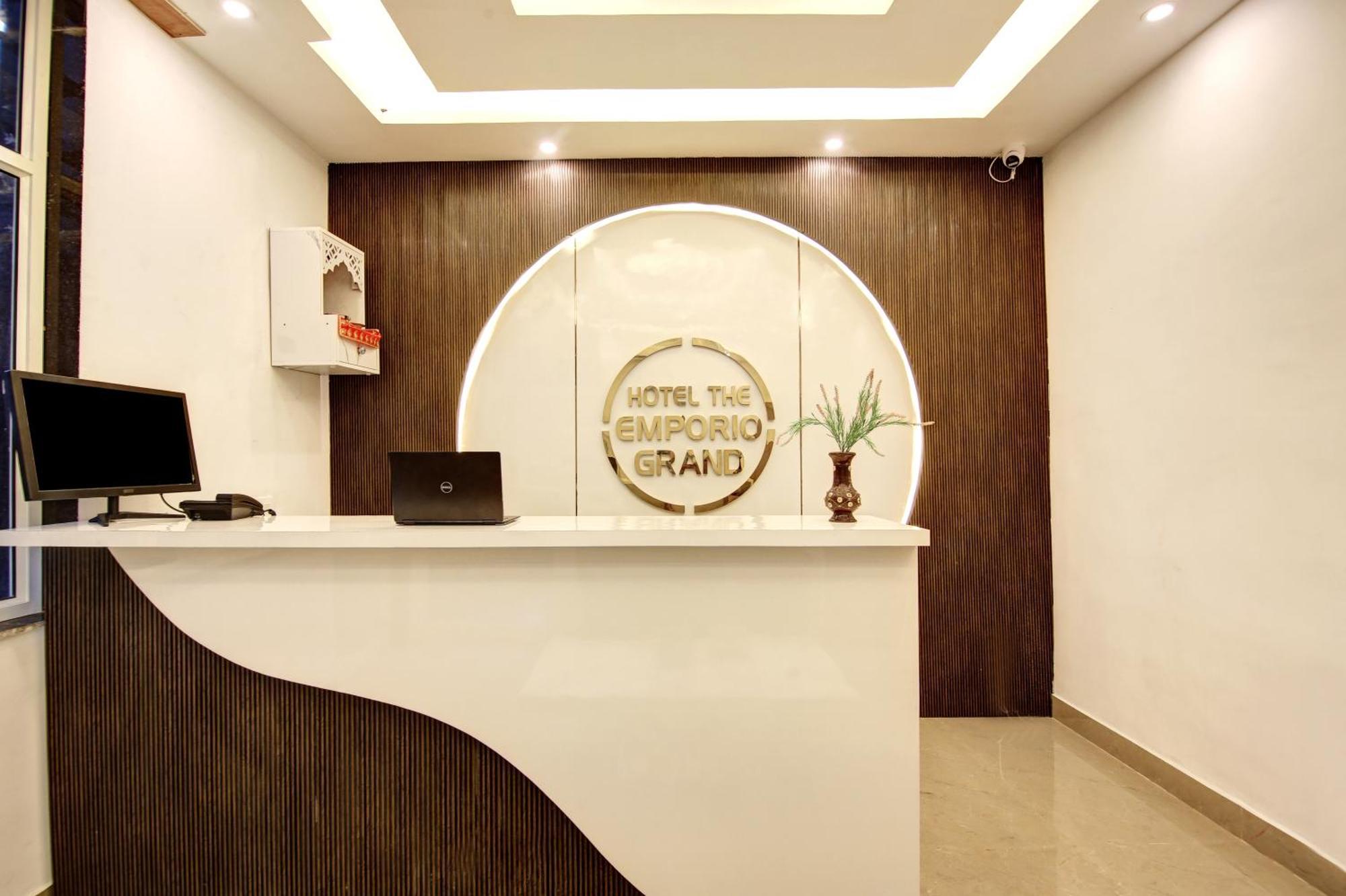 Hotel The Emporio Grand Near Vaishali Metro Station Ghaziabad Extérieur photo