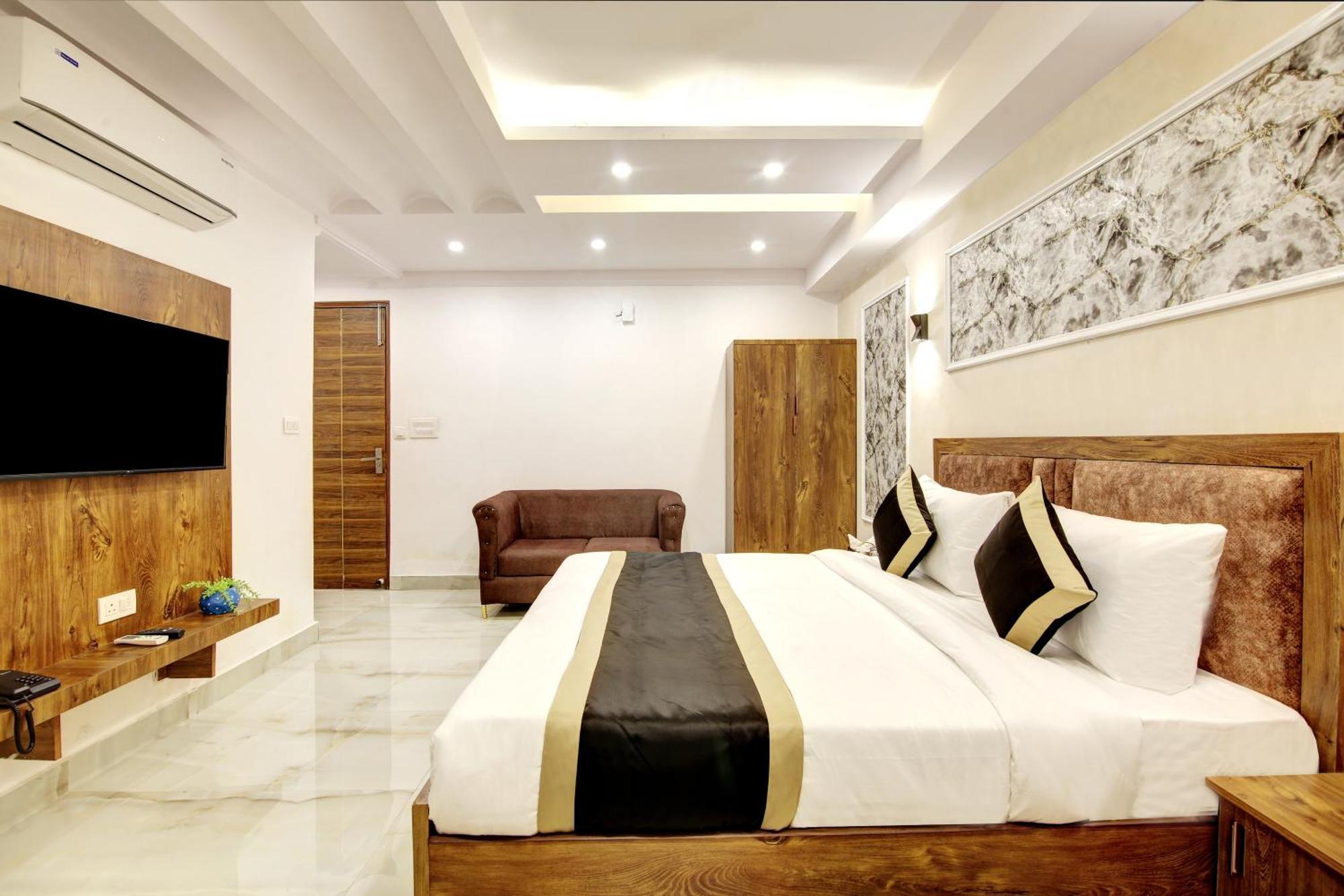 Hotel The Emporio Grand Near Vaishali Metro Station Ghaziabad Extérieur photo