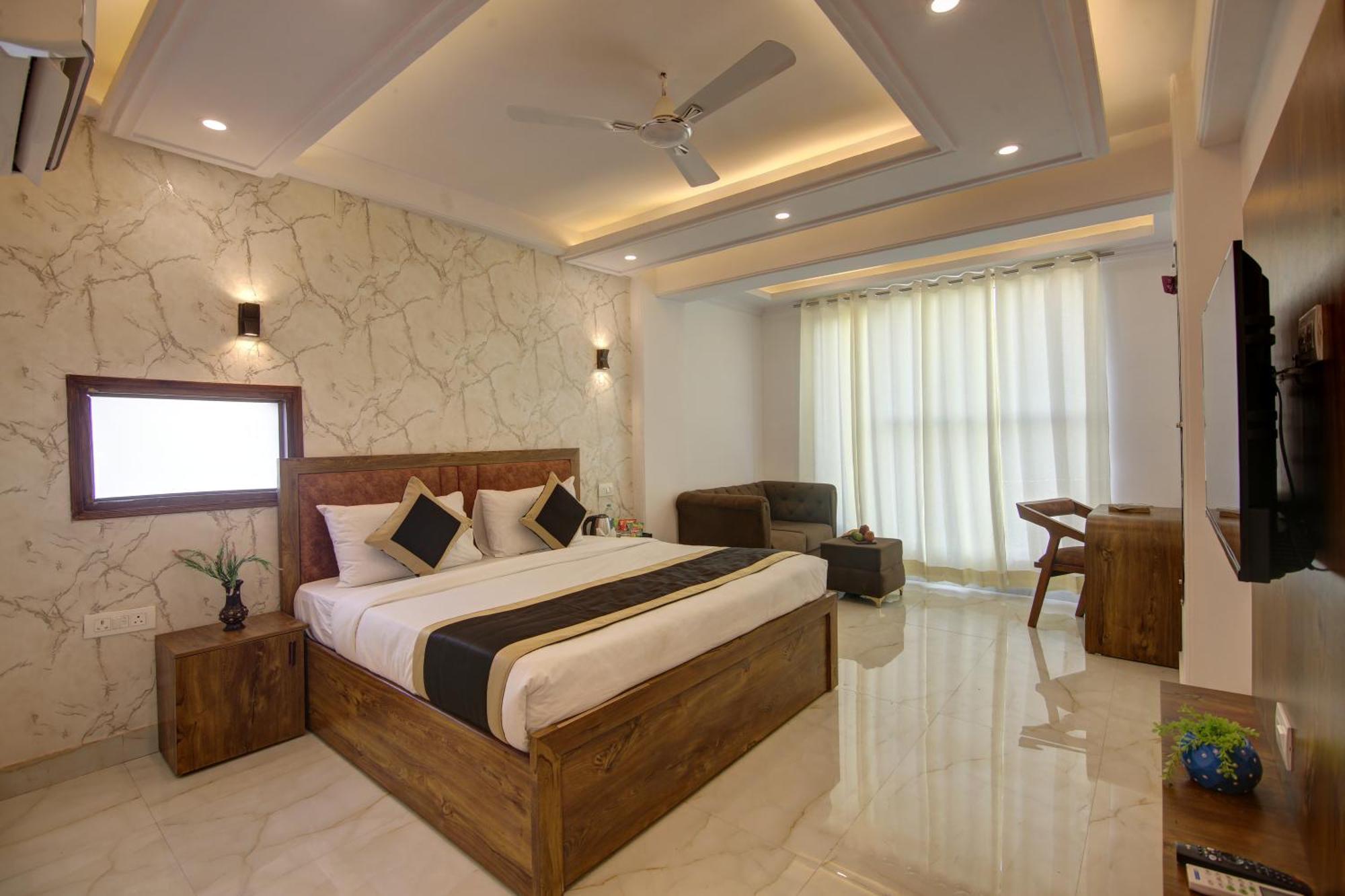 Hotel The Emporio Grand Near Vaishali Metro Station Ghaziabad Extérieur photo